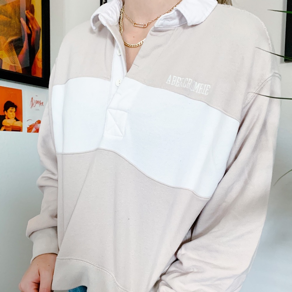 ABERCROMBIE AND FITCH OVERSIZED CROPPED SWEATSHIRT